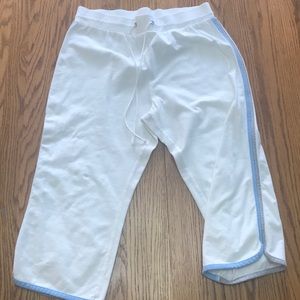 LIKE NEW SWEAT CAPRI